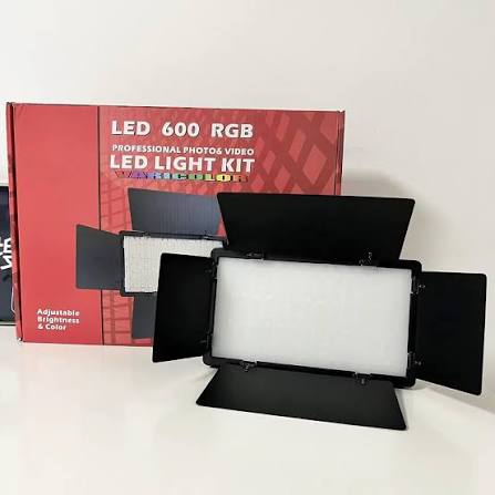 Led 600 RGB Profesional Photo y Video Light Kit Varicolor